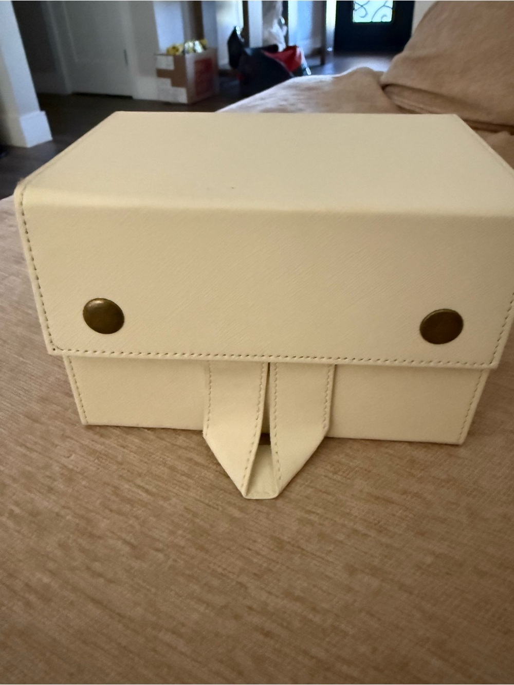 Compact Cream Organizer Box with Snap Closure
